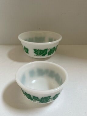 Vintage Hazel Atlas Milk Glass Ivy Mixing Bowls (2) Green White 6 3/4" 4 3/4"